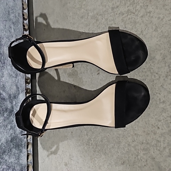 Black Suede Basket Weave Style Ankle Strap Heels size6 - Picture 3 of 7